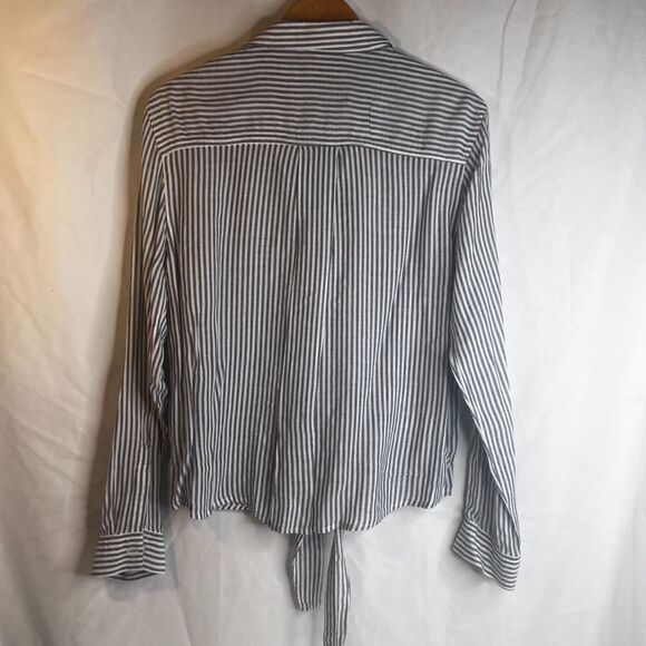 Velvet Heart Striped Tie Waist Super Soft Button Front Shirt Size Medium - Picture 2 of 10